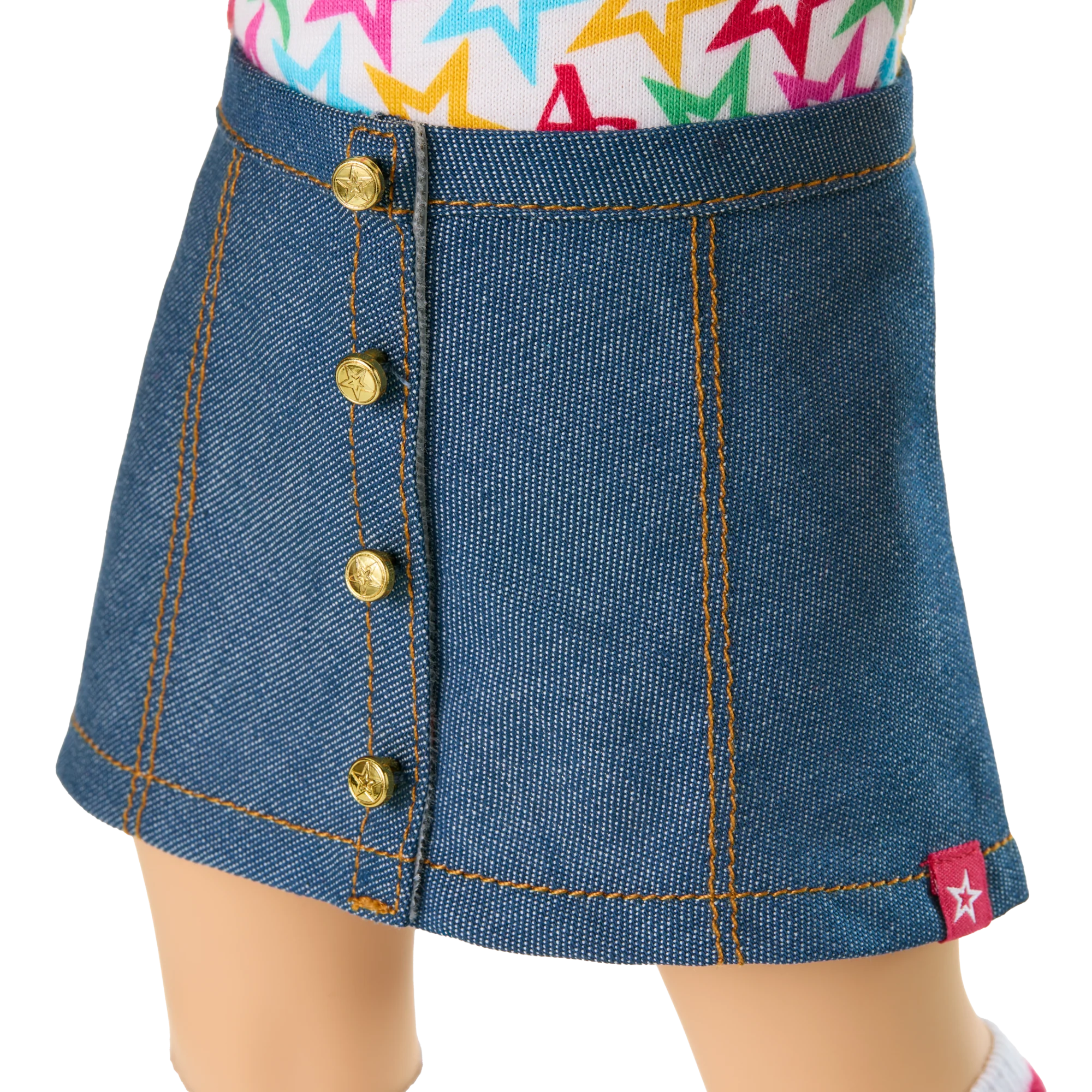 Truly Me™ 18-inch Doll #110 with wavy blonde hair